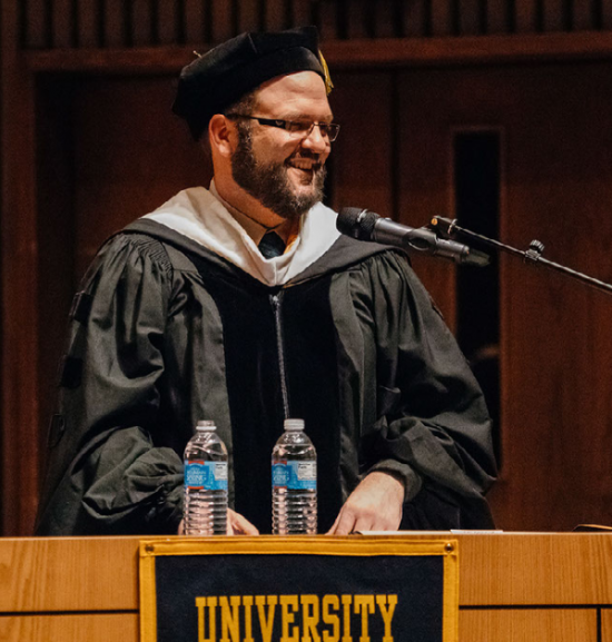 Joe Hall delivers the keynote address at Commencement in 2018